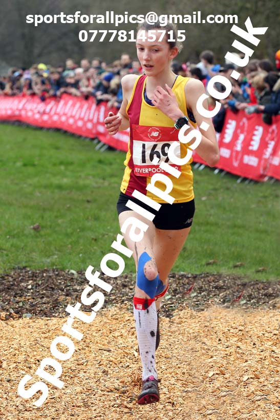 Intermediate girls, 2020 New Balance English Schools Champs., Sefton Park, Liverpool. Photo: David T. Hewitson/Sports for All Pics